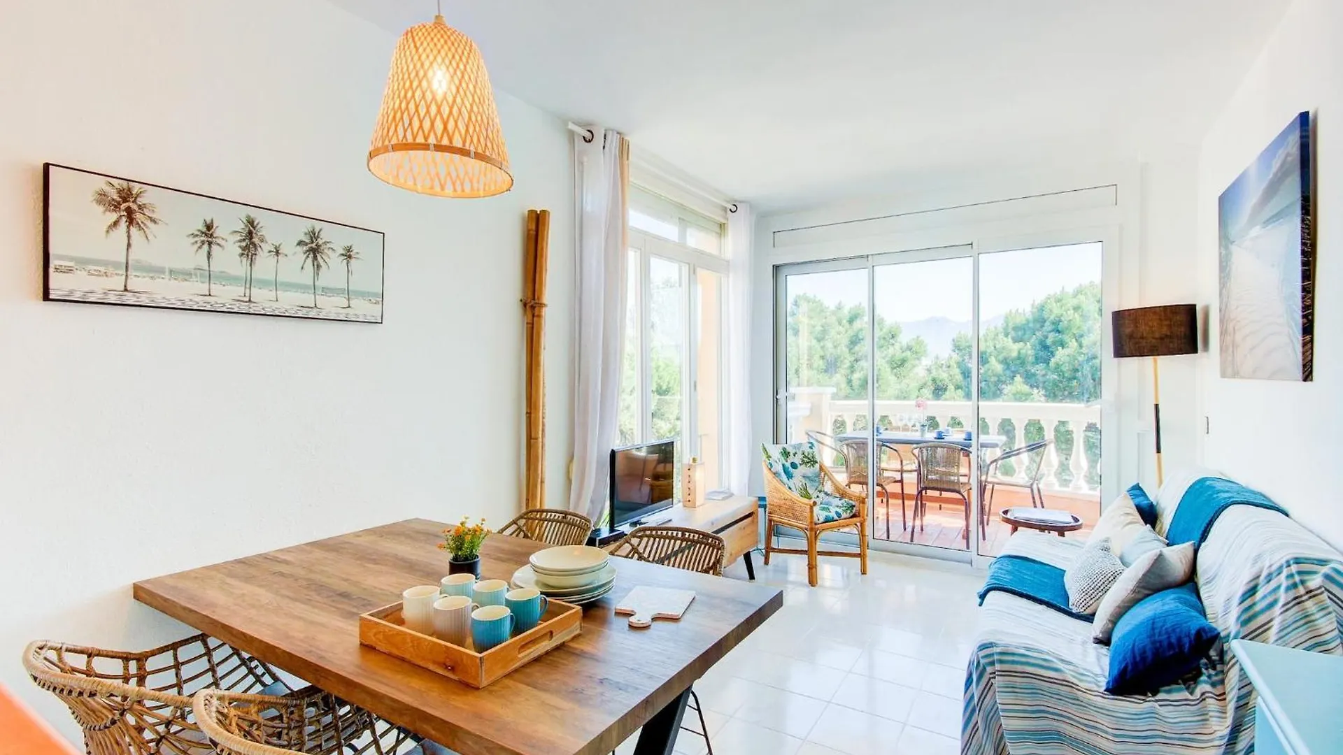 Apartment With Mountain Views Эмпуриабрава