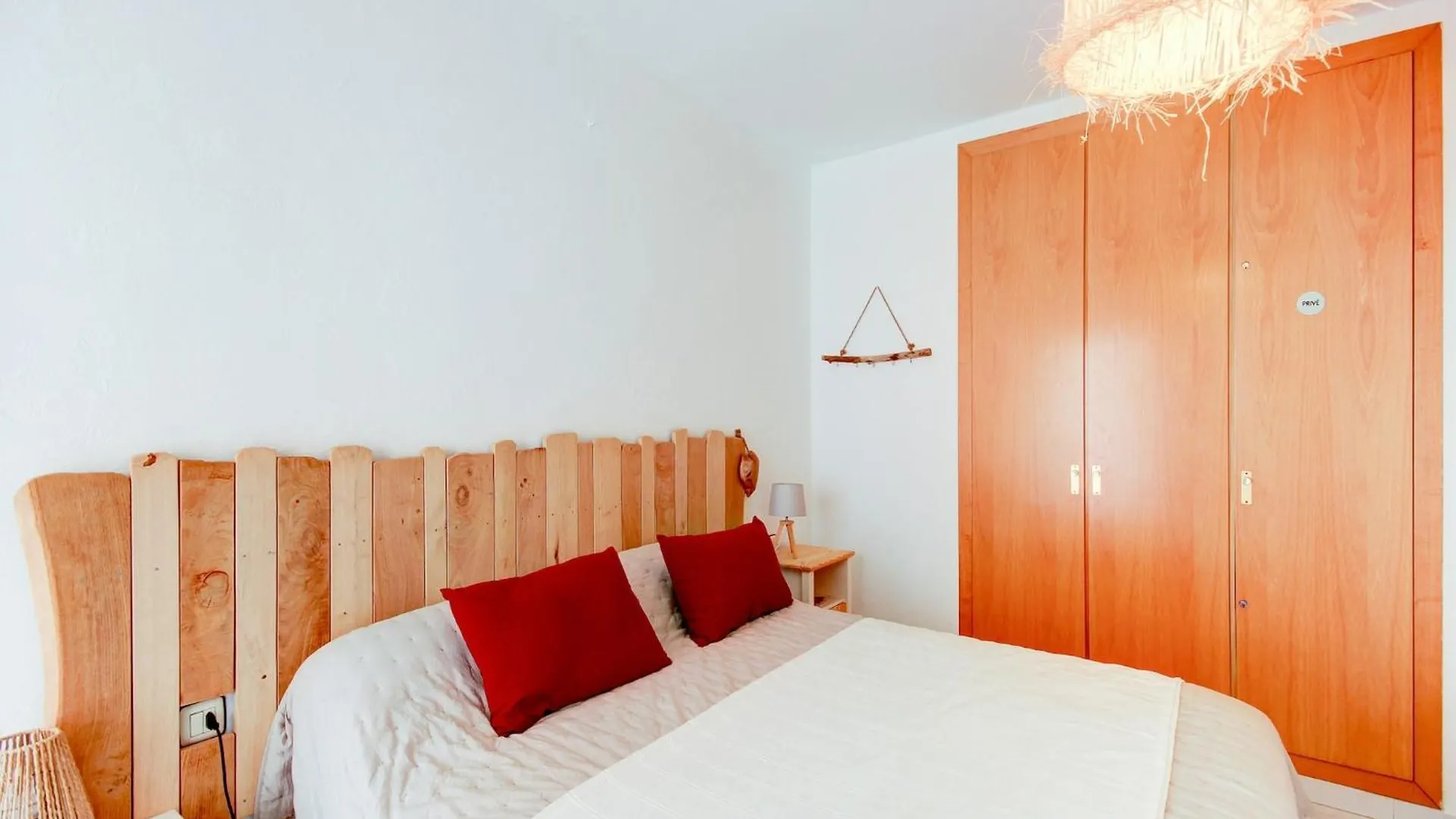 Apartment With Mountain Views Эмпуриабрава